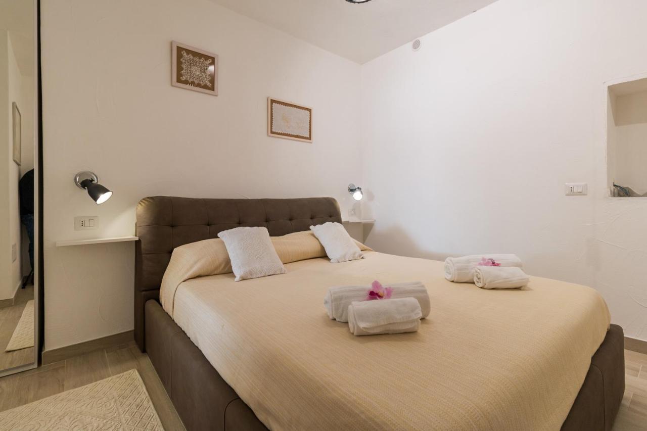 Purple Flower Suite Apartment Cala Gonone Exterior photo
