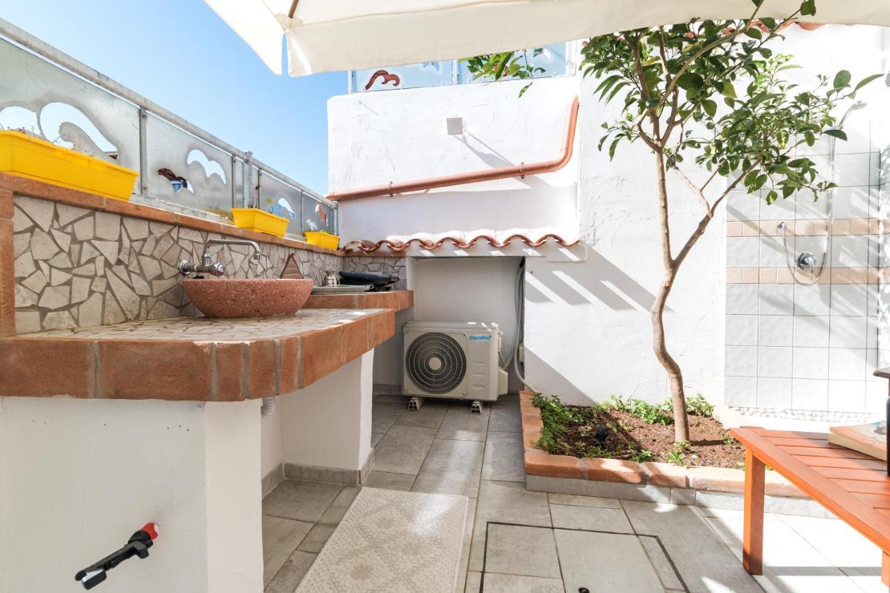 Purple Flower Suite Apartment Cala Gonone Exterior photo