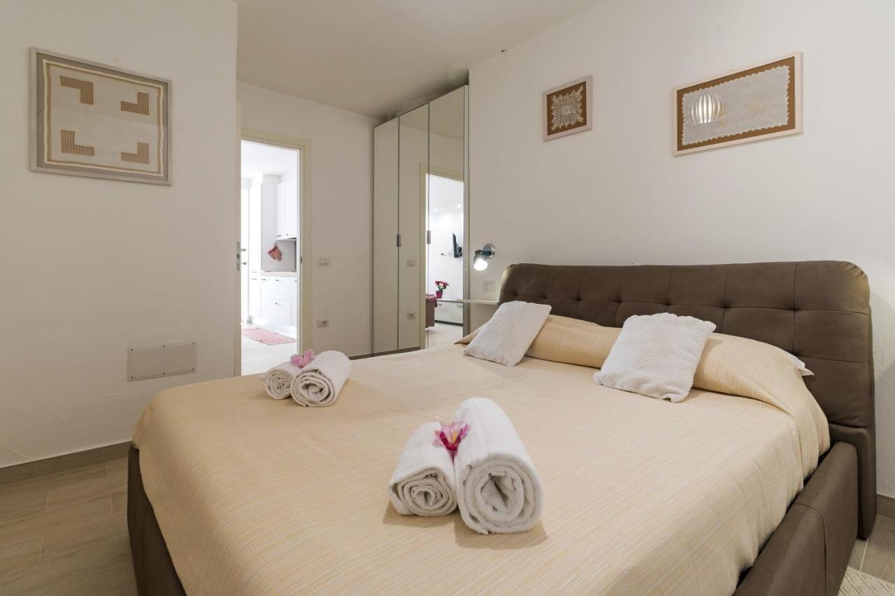 Purple Flower Suite Apartment Cala Gonone Exterior photo