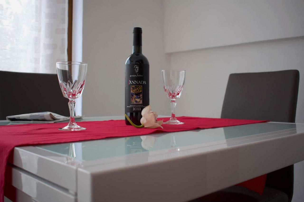 Purple Flower Suite Apartment Cala Gonone Exterior photo